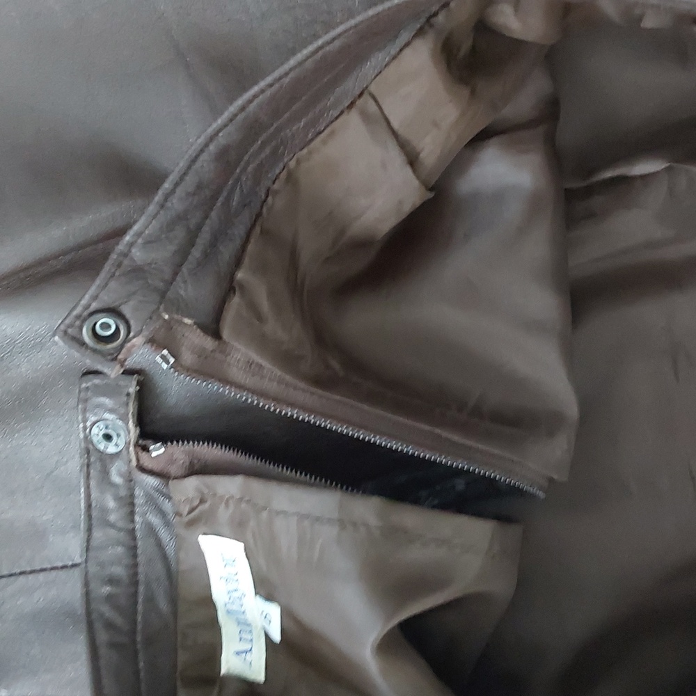 Ann Taylor Leather Mini Skirt Chocolate Brown, Fully Lined, Darted, Size 6 - Picture 14 of 15